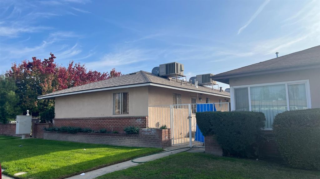 3462 E Clinton Avenue, Fresno, CA 93703