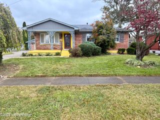 6115 Greenview Dr, Louisville, KY 40216