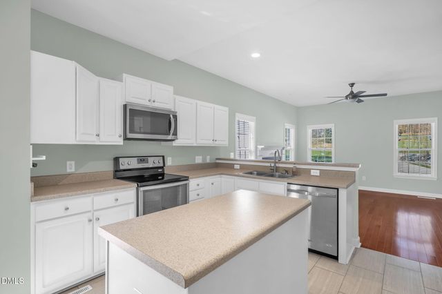 5413 Country Hills Drive, Mcleansville, NC 27301