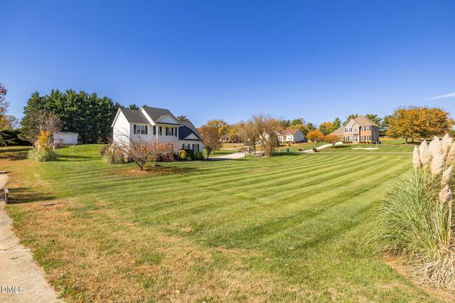 5413 Country Hills Drive, Mcleansville, NC 27301