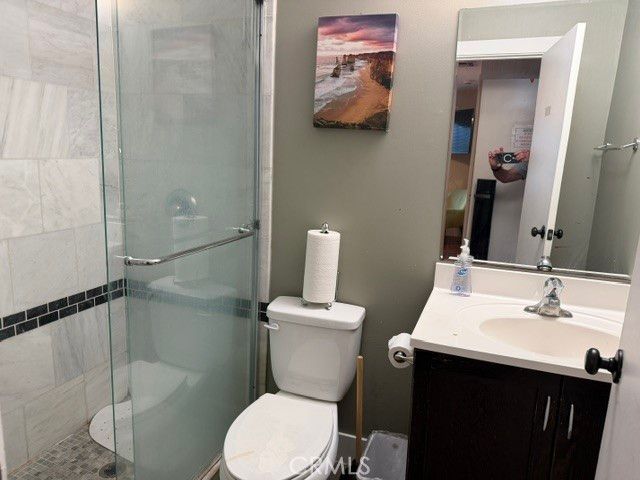 395 Victoria, Costa Mesa, CA 92627