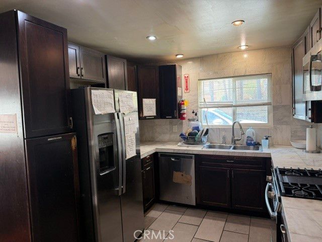 395 Victoria, Costa Mesa, CA 92627