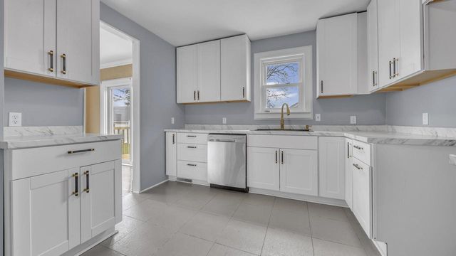 2121 Cleveland AVENUE, Sheboygan, WI 53081