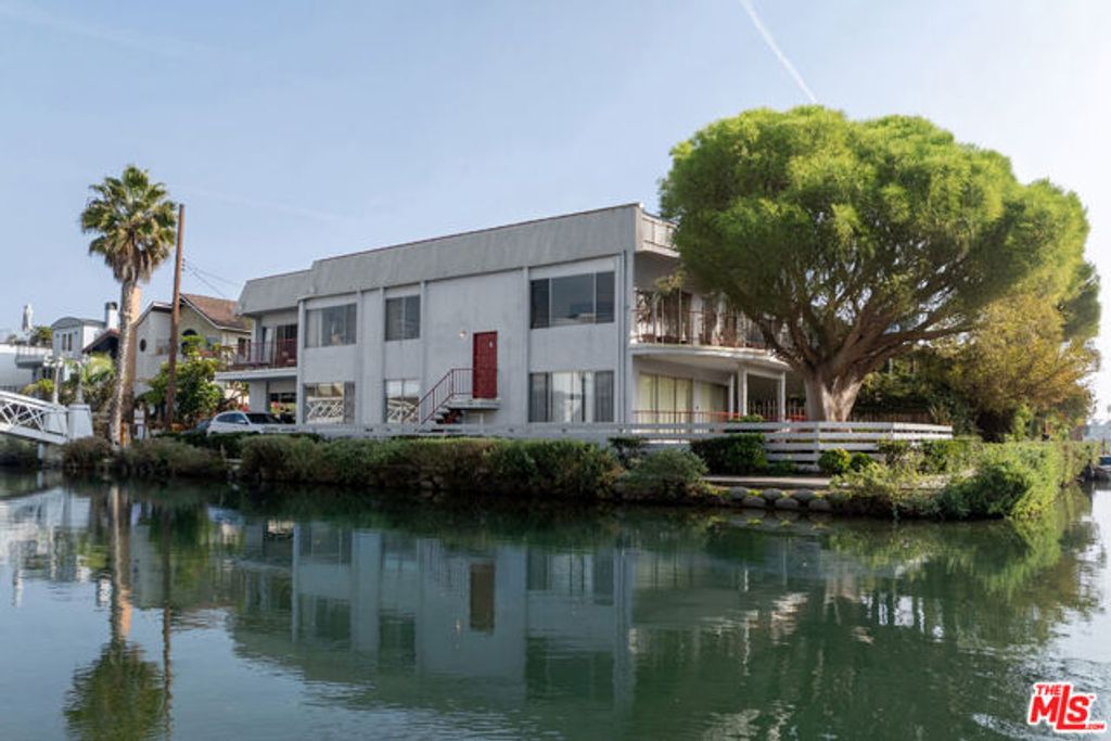 2300 Grand Canal, Venice (los Angeles), CA 90291