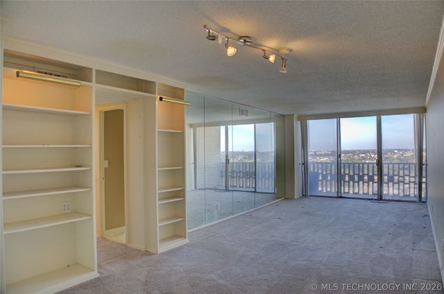 1502 S Boulder Avenue 16M, Tulsa, OK 74119