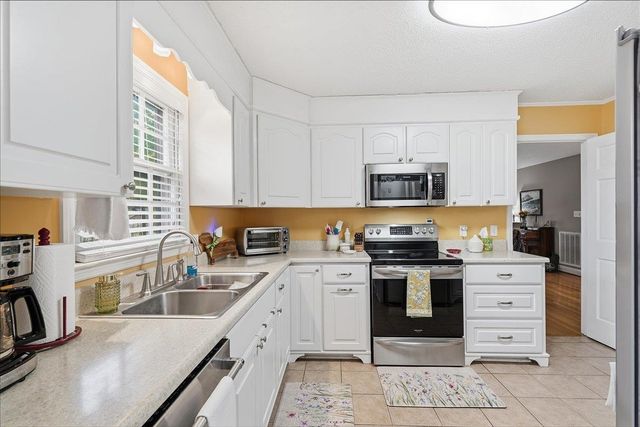 300 Sundance Way, Spartanburg, SC 29302