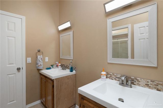1021 W Esteban Avenue, Pharr, TX 78577