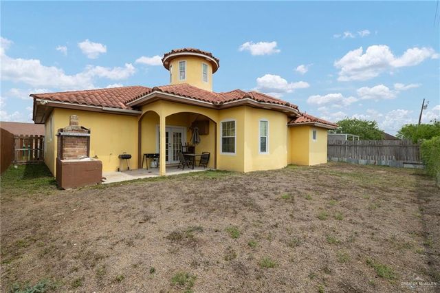 1021 W Esteban Avenue, Pharr, TX 78577