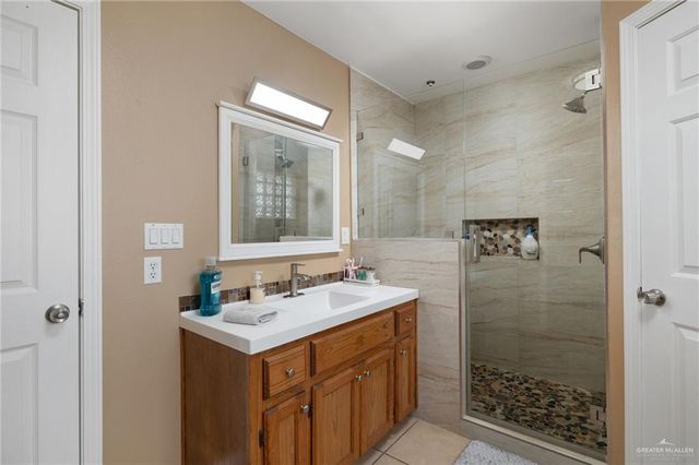 1021 W Esteban Avenue, Pharr, TX 78577