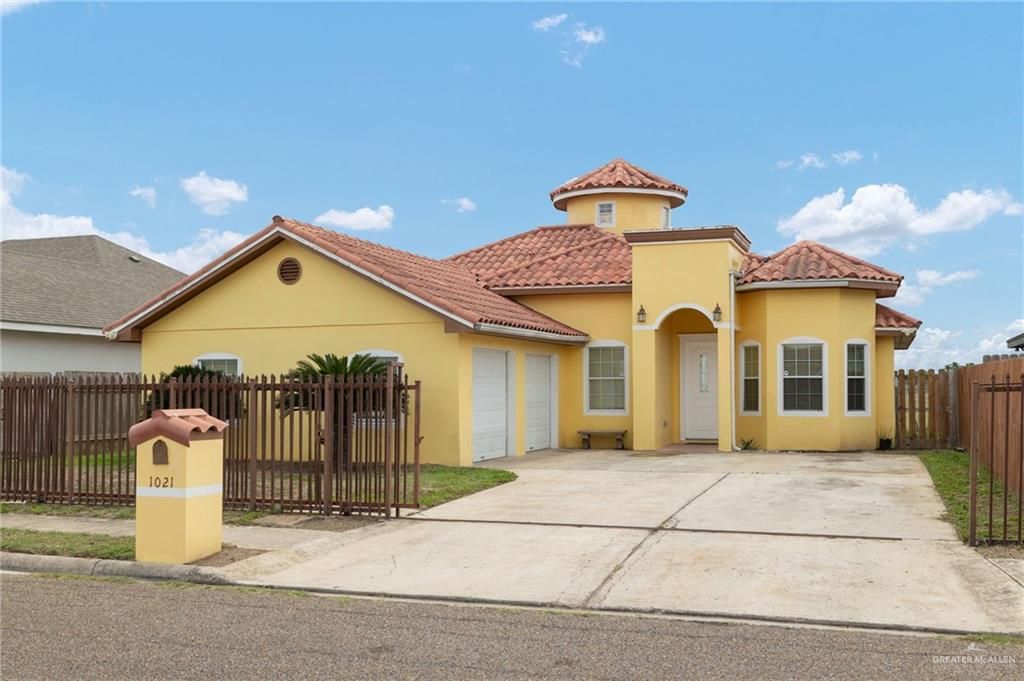 1021 W Esteban Avenue, Pharr, TX 78577