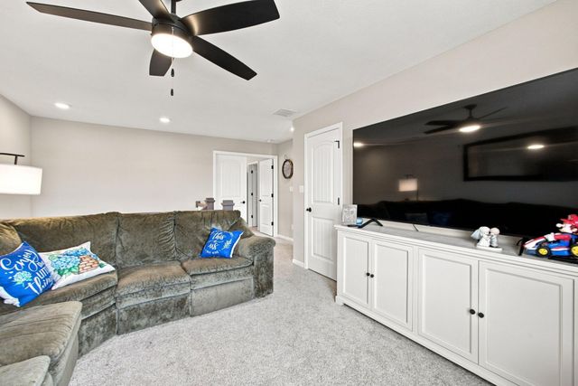 549 Marilyn Way, Valparaiso, IN 46385