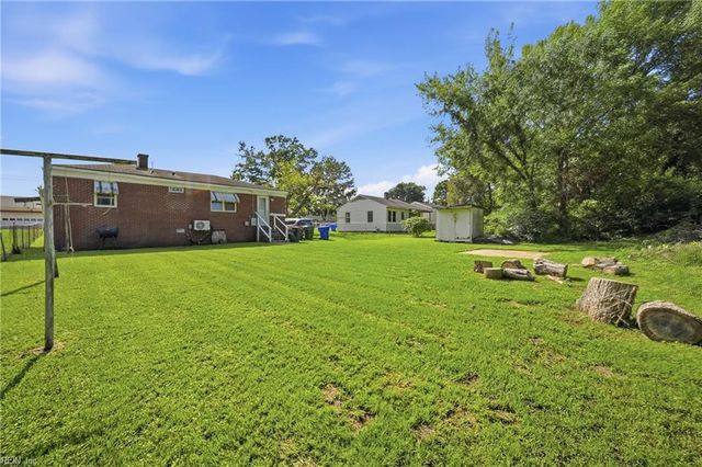210 S Division ST, Suffolk, VA 23434