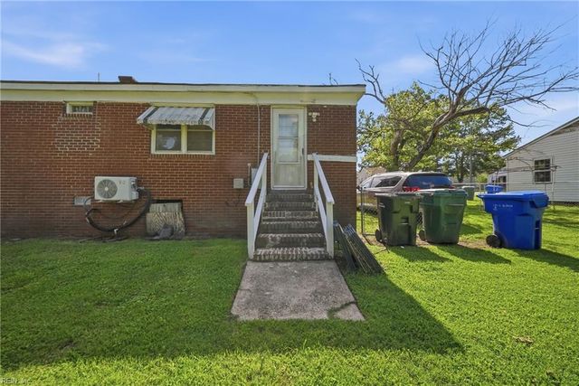 210 S Division ST, Suffolk, VA 23434
