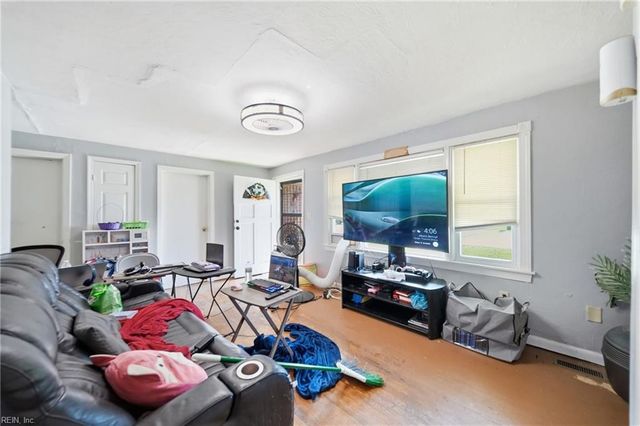 210 S Division ST, Suffolk, VA 23434