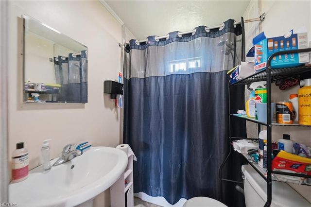 210 S Division ST, Suffolk, VA 23434
