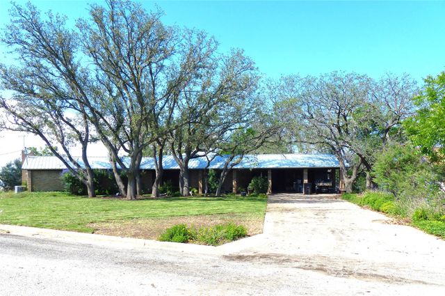 135 Lakeview, Brady, TX 76825