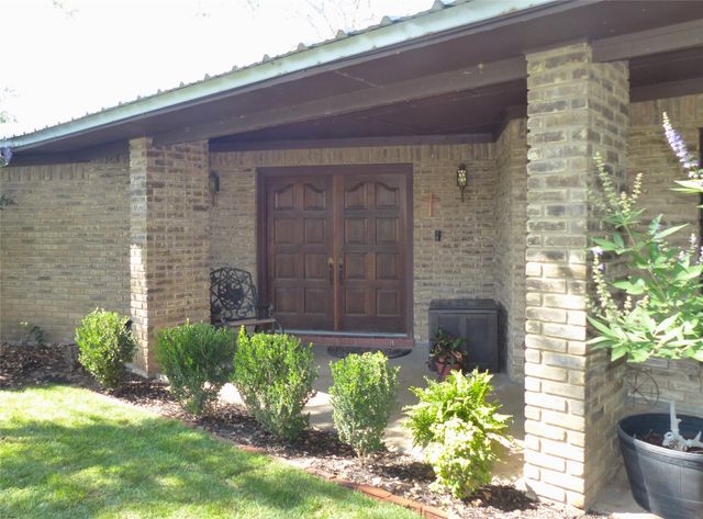 135 Lakeview, Brady, TX 76825