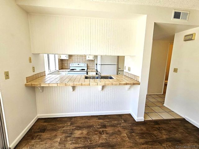 8010 Winter Gardens B B, El Cajon, CA 92021