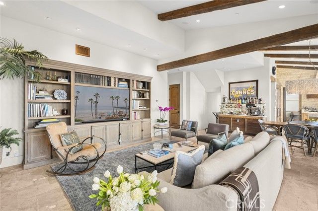 2100 Crestview Drive, Laguna Beach, CA 92651