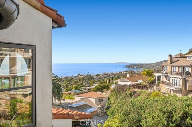 2100 Crestview Drive, Laguna Beach, CA 92651