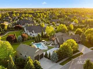 2817 W Chartwell Dr, Eagle, ID 83616