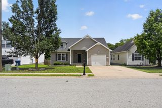 3721 Gray Fox Dr, Clarksville, TN 37040