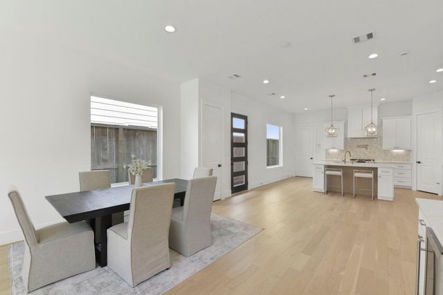 2916 Virginia St, Houston, TX 77098