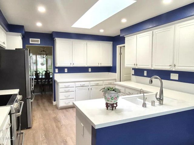 18220 Village 18, Camarillo, CA 93012