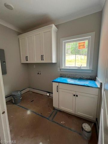 7640 Crossing Ridge Drive, Belews Creek, NC 27009