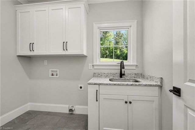 7640 Crossing Ridge Drive, Belews Creek, NC 27009