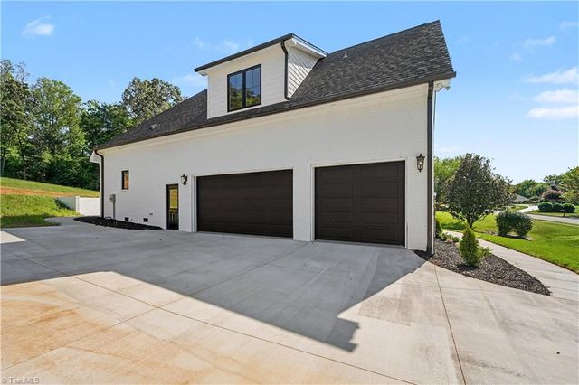 7640 Crossing Ridge Drive, Belews Creek, NC 27009