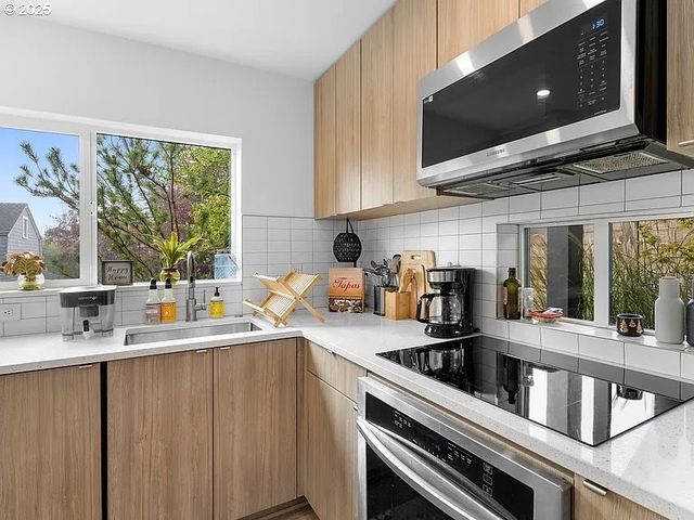 3590 Sw PATTON Rd C, Portland, OR 97221