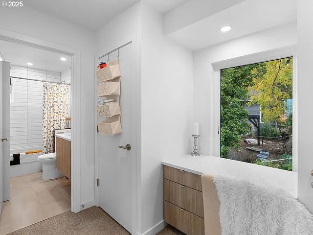 3590 Sw PATTON Rd C, Portland, OR 97221