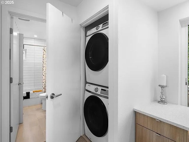 3590 Sw PATTON Rd C, Portland, OR 97221