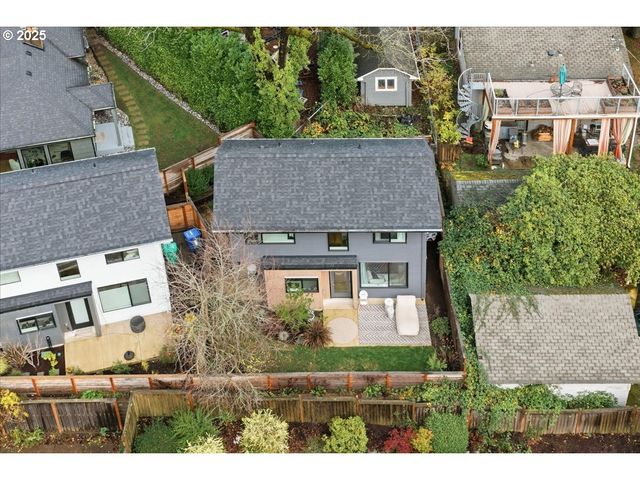 3590 Sw PATTON Rd C, Portland, OR 97221