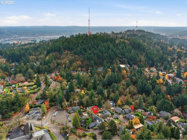 3590 Sw PATTON Rd C, Portland, OR 97221