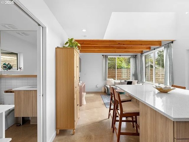 3590 Sw PATTON Rd C, Portland, OR 97221