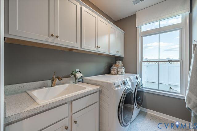 6708 Mayland Ridge Ln, Moseley, VA 23120