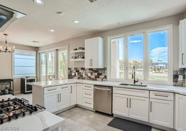 8900 Rainbow Ridge Drive, Las Vegas, NV 89117
