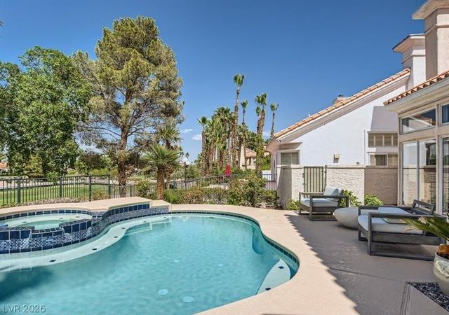 8900 Rainbow Ridge Drive, Las Vegas, NV 89117