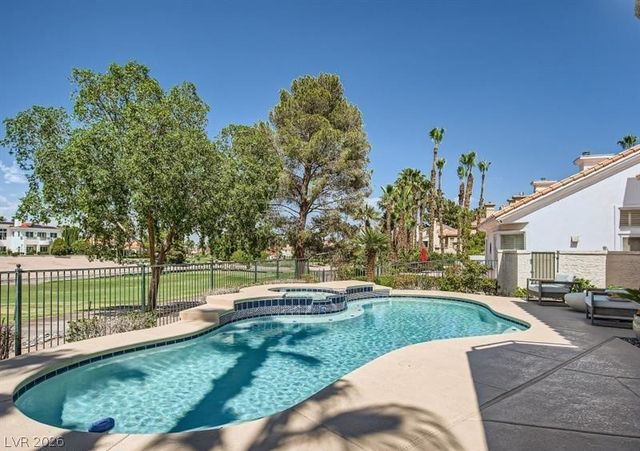 8900 Rainbow Ridge Drive, Las Vegas, NV 89117