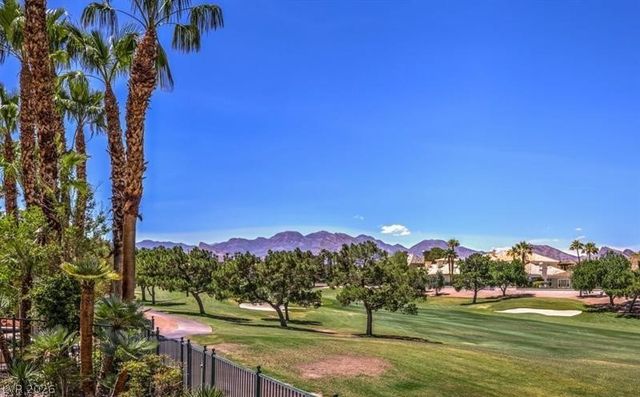 8900 Rainbow Ridge Drive, Las Vegas, NV 89117