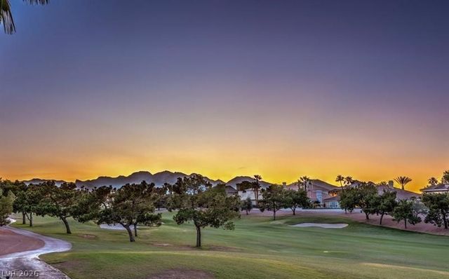 8900 Rainbow Ridge Drive, Las Vegas, NV 89117