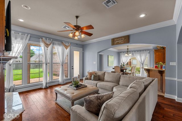 125 Horseguards Avenue, Bossier City, LA 71111