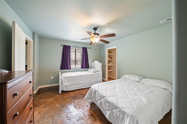 121 Holiday Lane, Coldspring, TX 77331
