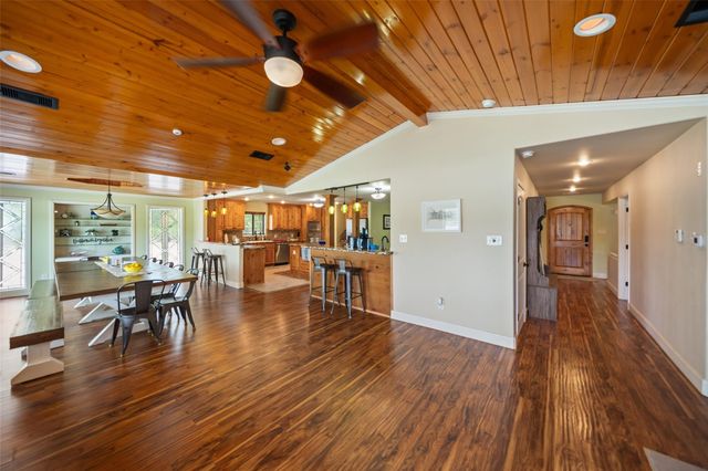 121 Holiday Lane, Coldspring, TX 77331