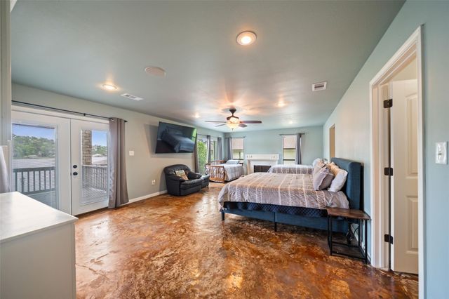 121 Holiday Lane, Coldspring, TX 77331