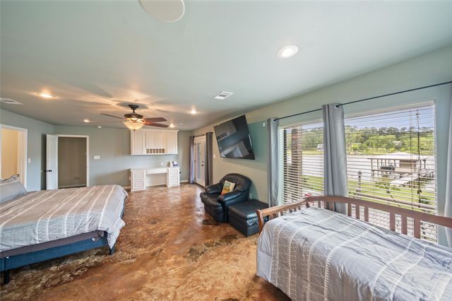 121 Holiday Lane, Coldspring, TX 77331