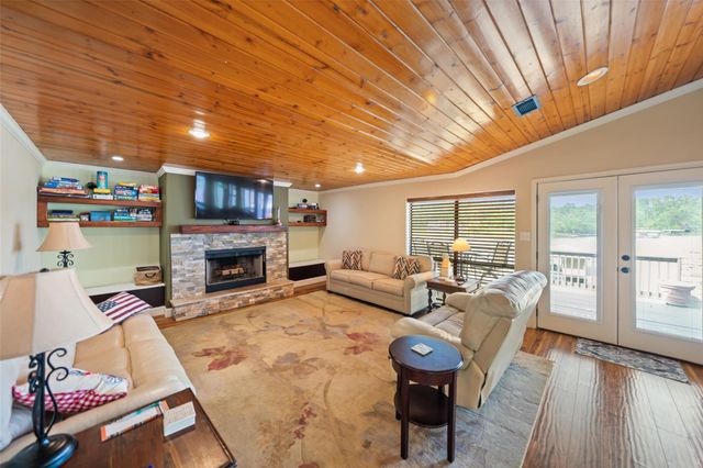 121 Holiday Lane, Coldspring, TX 77331
