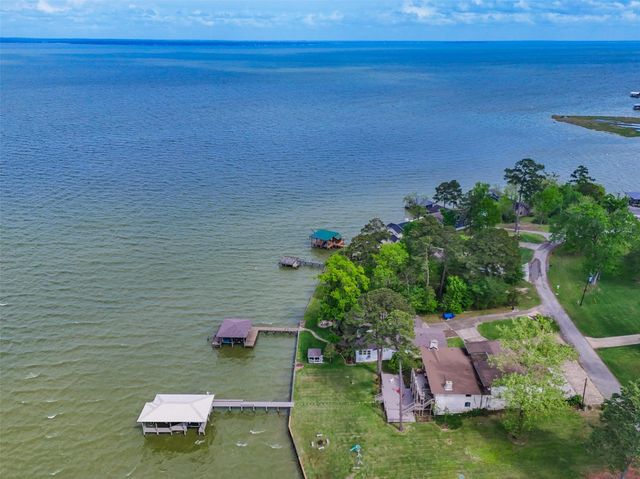 121 Holiday Lane, Coldspring, TX 77331